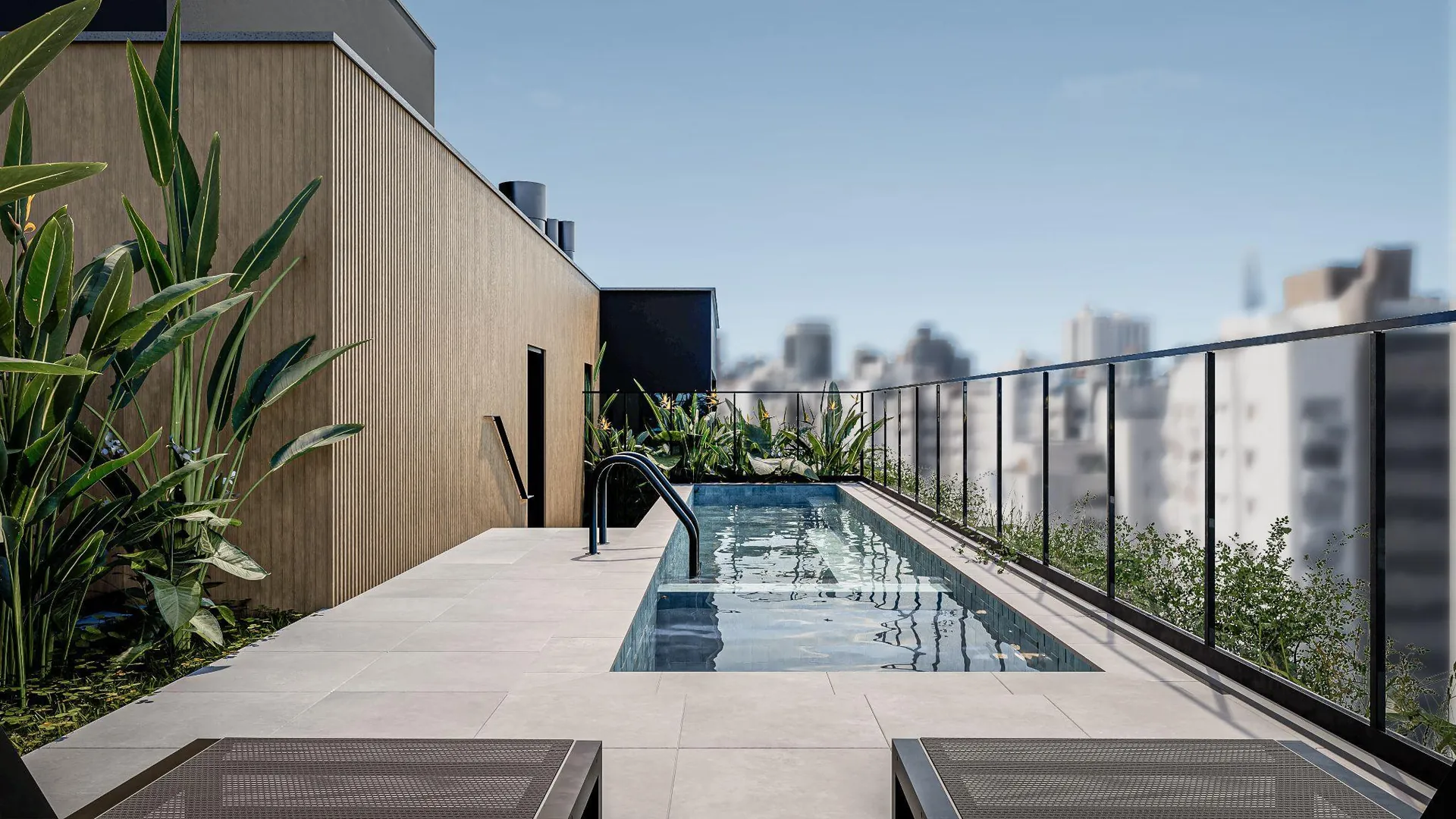 Piscina com vista para a cidade